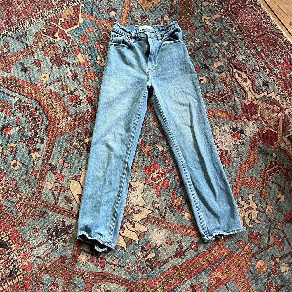 Abercrombie & Fitch, the Ankle Straight Ultra High Rise medium/light jeans